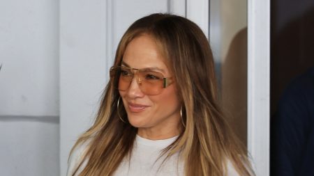 Maksi suknja kojoj su obične japanke dovoljne za itekako efektan dojam