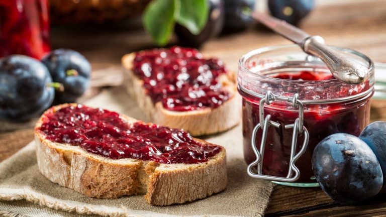 Džem od šljiva s rumom uz koji palačinke postaju najtraženiji desert