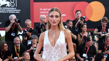 Najudobnija haljina iz Venecije toliko je glamurozna da je sama po sebi spektakl