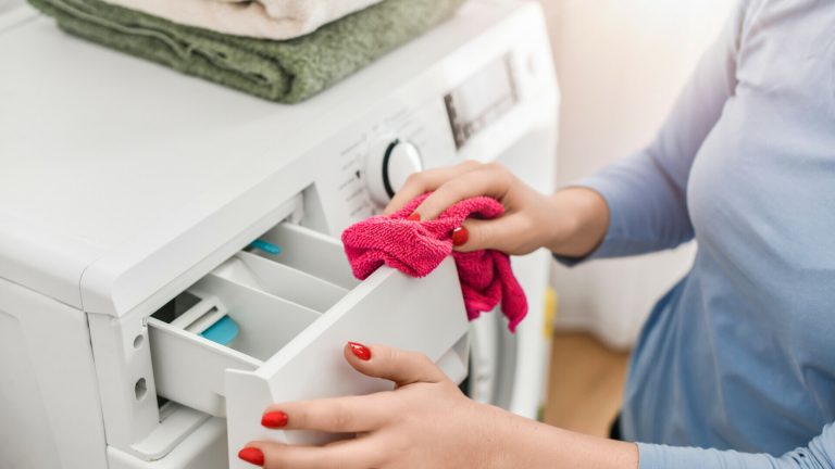 Tri horoskopska znaka koja najviše vole čistiti i pospremati Tri horoskopska znaka koja najviše vole čistiti i pospremati