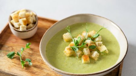 Ako vam je ostala još koja tikvica, napravite ovu kremastu juhu i uživajte