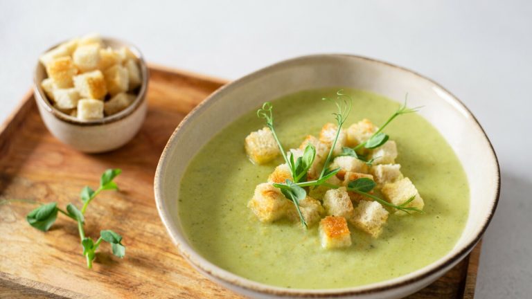 Ako vam je ostala još koja tikvica, napravite ovu kremastu juhu i uživajte Ako vam je ostala još koja tikvica, napravite ovu kremastu juhu i uživajte