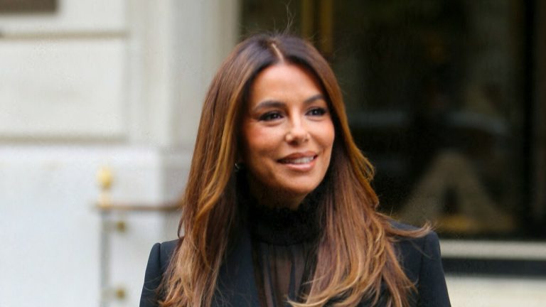 Ako odjenete suknju kakvu nosi Eva Longoria sigurno nećete proći neprimijećeno