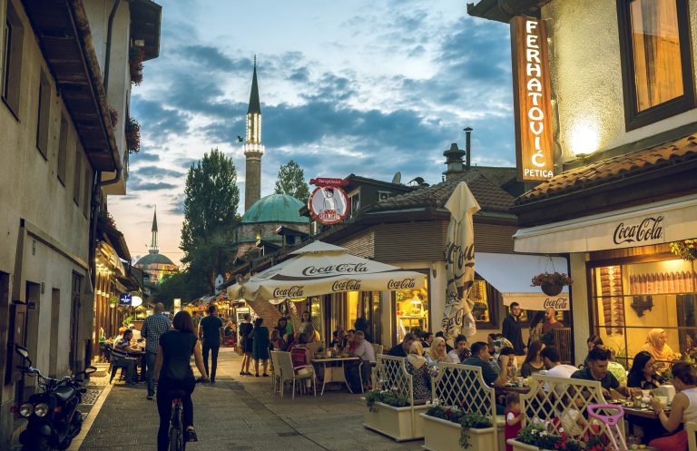 Inflaciju guraju rast plata u uslužnom sektoru i dolazak turista