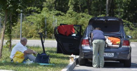 Zbog visokih cijena turisti nam opet dolaze sa svojom hranom: Nizozemci su iz gepeka izvukli čak i vreću krumpira
