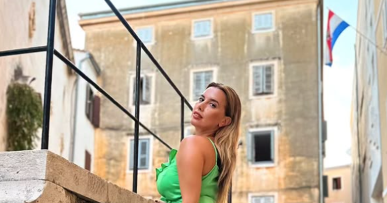 VIDEO Nives Celzijus se skidala pred kamerom, a onda je u kadar uletio neočekivani gost i pokazao stražnjicu