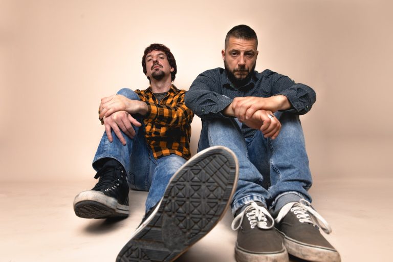 Short Reports u novoj postavi sa novim singlom Short Reports u novoj postavi sa novim singlom