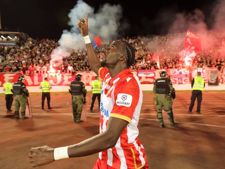 Zvezda bolja u derbiju: Navijači povrijedili trenera Partizana | Crvena zvezda Vijesti