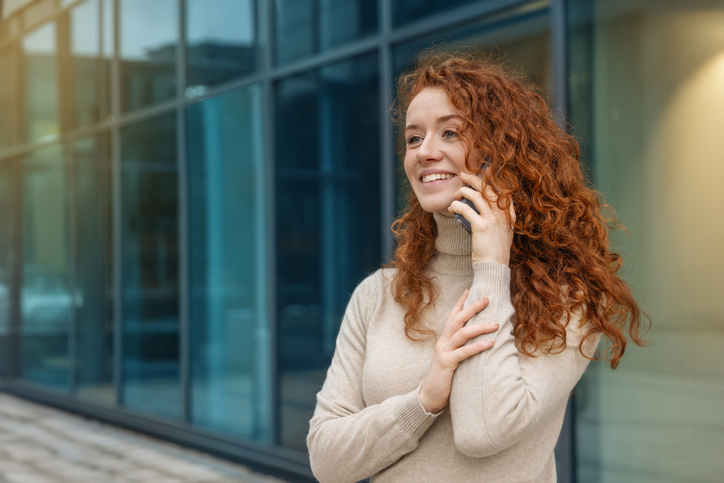 Terracopper boja kose postaje sve popularnija Terracopper boja kose postaje sve popularnija