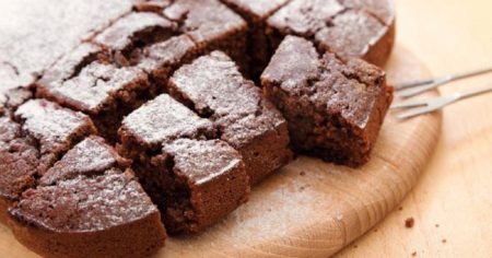 Sočan čokoladni kolač bez brašna od samo 6 sastojaka