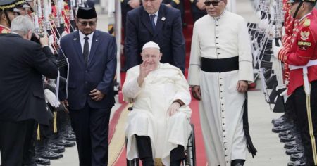 Papa Franjo doputovao u Indoneziju: Katolika je manje od tri posto