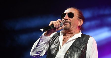 Željko Bebek: ‘Otišao sam iz Dugmeta jer nisam htio pjevati ‘Ravna ti je Jugoslavija’