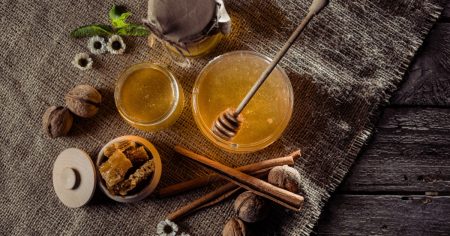 Kako koristiti med za negu kože i kose