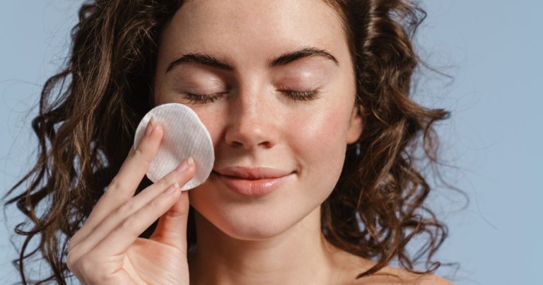 Koji su najefikasniji proizvodi za skidanje šminke prema TikTok-u