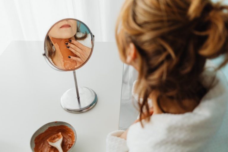 Ova krema parira “liftingu” kad je riječ o njezi kože vrata Ova krema parira “liftingu” kad je riječ o njezi kože vrata