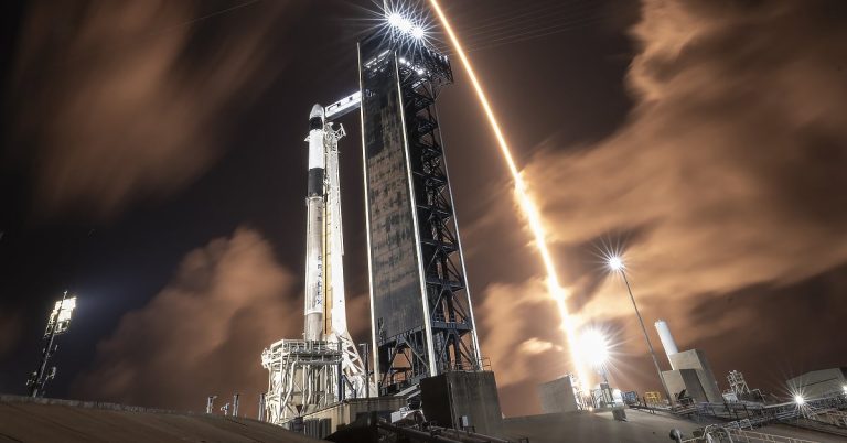 Raketa Falcon 9 nastavila letove, lansirana 42 Starlink satelita