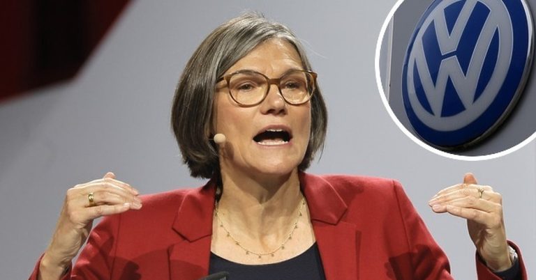 Moćni sindikat traži od Volkswagena četverodnevnu radnu sedmicu i prijeti štrajkom pola miliona ljudi Moćni sindikat traži od Volkswagena četverodnevnu radnu sedmicu i prijeti štrajkom pola miliona ljudi