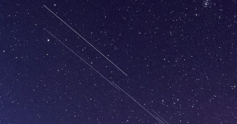 Istraživači iz Nizozemske tvrde da Starlink novi sateliti blokiraju pogled u svemir Istraživači iz Nizozemske tvrde da Starlink novi sateliti blokiraju pogled u svemir