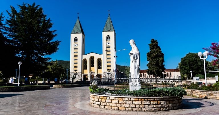 Hodočašće je dozvoljeno, ali ne priznaju da Gospa šalje poruke Hodočašće je dozvoljeno, ali ne priznaju da Gospa šalje poruke