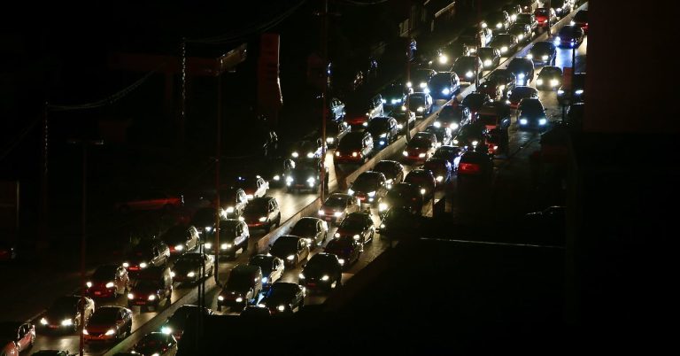 Hiljade automobila na cestama, kolaps i panika