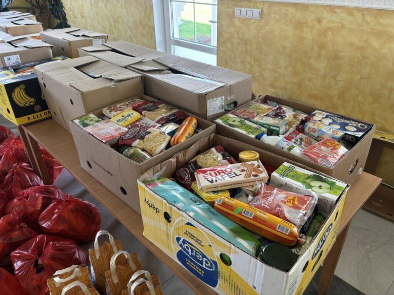 Članovi SOZ-a podijelili su preko 50 humanitarnih paketa Članovi SOZ-a podijelili su preko 50 humanitarnih paketa