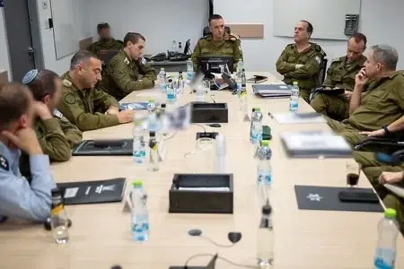 Izraelska vojska: Večeras ćemo snažno napasti na Bliskom istoku, bit će posljedica