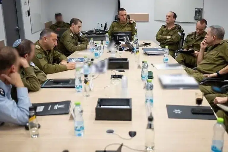 Izraelska vojska: Večeras ćemo snažno napasti na Bliskom istoku, bit će posljedica