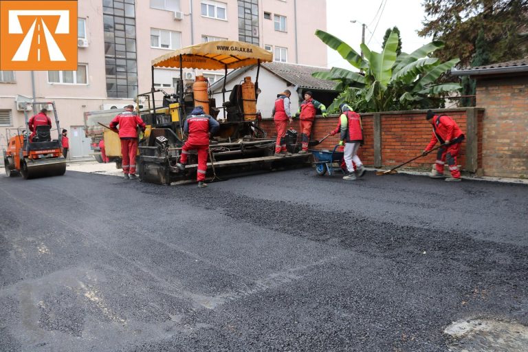 JP PUTEVI BRČKO: Asfaltiranje parkinga sa pristupnim cestama u naselju Josipa Juraja Štrosm…