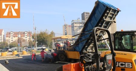 JP PUTEVI BRČKO: Asfaltiranje prilaznog puta i parkinga u ulici Uzunovića 42