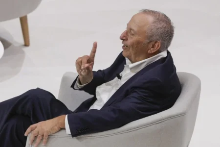 Larry Summers povlači se iz javnog života zbog skandala s Epsteinovim e-mailovima