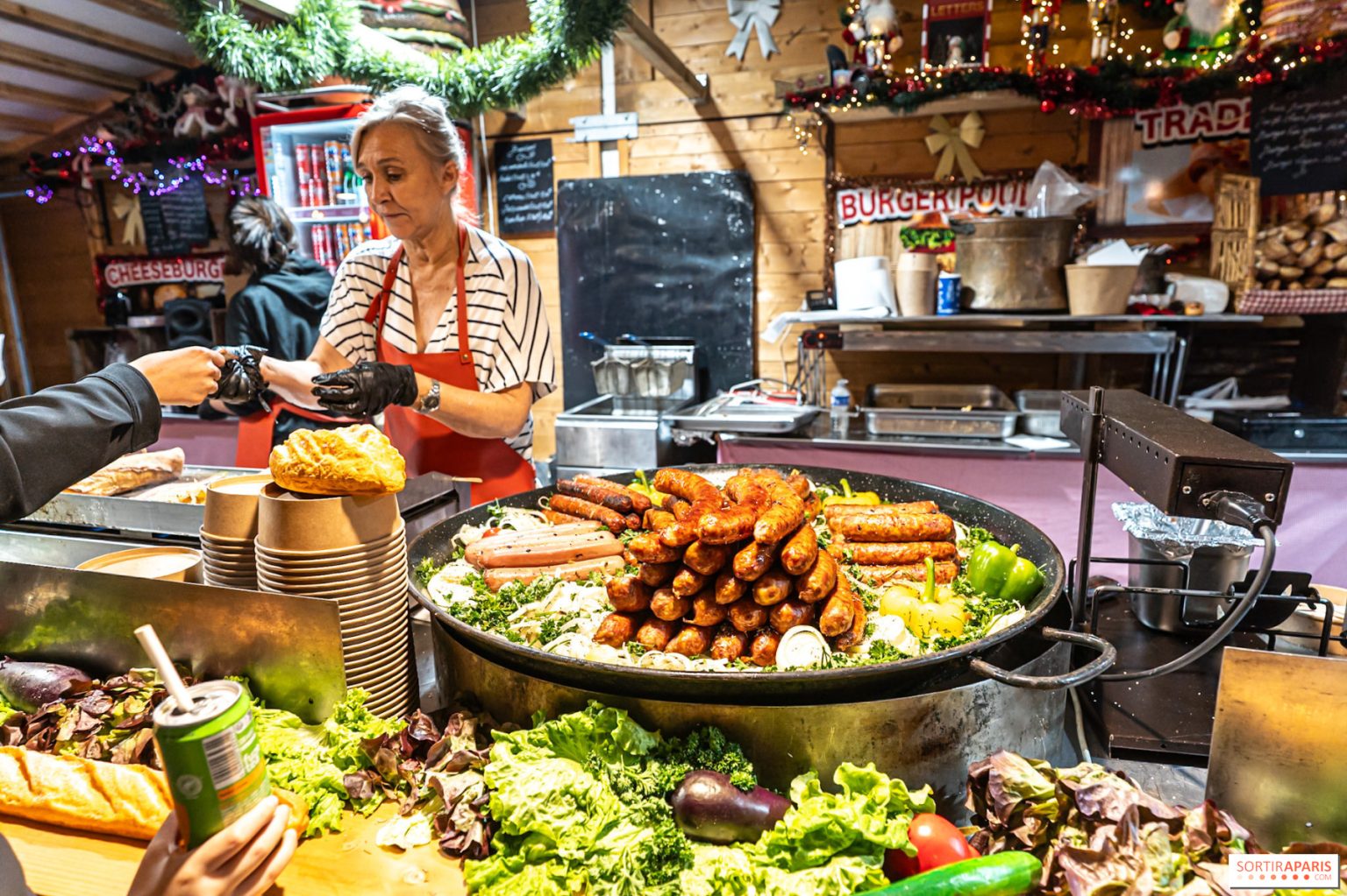 U Parizu otvoren 30. božićni market u poslovnoj četvrti La Defense