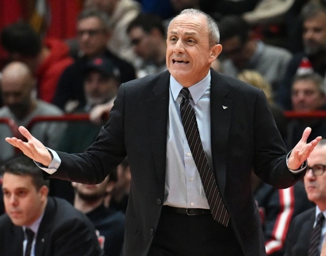 Trener košarkaša Olimpije iz Milana Etore Mesina podnio ostavku Trener košarkaša Olimpije iz Milana Etore Mesina podnio ostavku