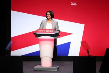 Britanija uvodi strože uslove za stalni boravak: Čekanje produženo na 10 godina