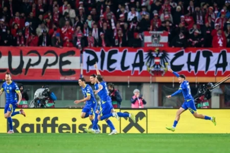 Završeno prvo poluvrijeme, Zmajevi vode u Beču