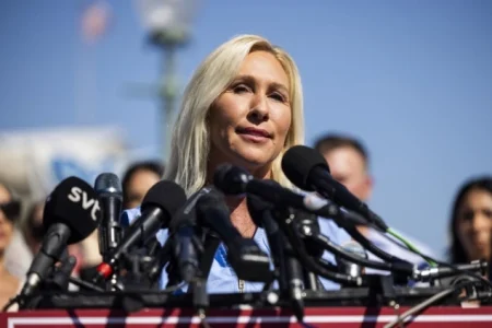 Greene napušta Kongres zbog sukoba s Trumpom i pritisaka u Washingtonu