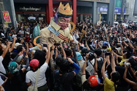 Veliki protesti u Manili zbog korupcije u upravljanju poplavama