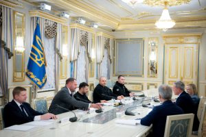 Tajni pregovori u Abu Dhabiju: SAD i Rusija traže put do mira dok rakete razaraju Kijev