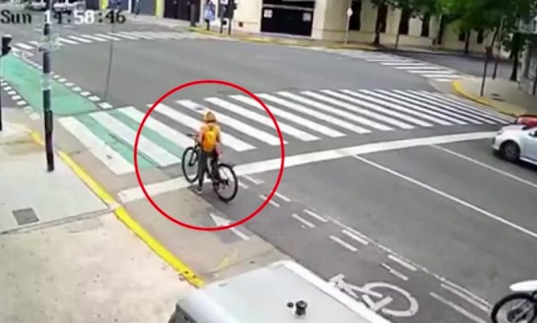 NEVJEROVATAN SNIMAK SA RASKRSNICE: Kada pljačka krene u neželjenom pravcu zbog hrabrog otpora žene… (VIDEO)