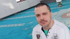 Mnogi u BiH su slušali njegove pjesme, bio je regionalna zvijezda – Rođendan slavim u ludnici