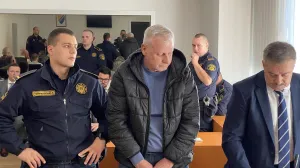 Irena (18) iz Travnika prijavila dvojicu policajaca za uznemiravanje: Slučaj snimila nadzorna kamera