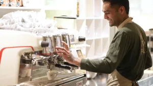 (VIDEO) Kakav kralj: Nepalac u Hrvatskoj radi kao komunalac, kući se vratio kao da je milioner