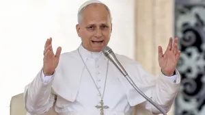 Papa poručio mladima: Nemojte da vam AI piše zadaće