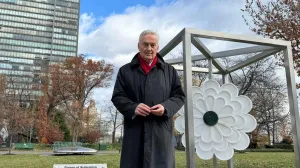 Ogledalo svima koji nisu spriječili genocid: Danas otvaranje spomenika Cvijet Srebrenice