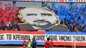 (FOTO) Sramotan potez Lešinara: Veličali ratnog zločinca na memorijalnoj utakmici