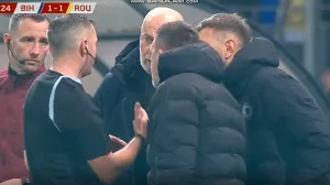 (VIDEO) UŽASAN start Rumuna: Bilino polje je zbog ovoga proključalo, a sudija pokazao crveni karton