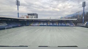 (FOTO) Borba sa snijegom: Pogledajte šta se dešava na stadionu Grbavica