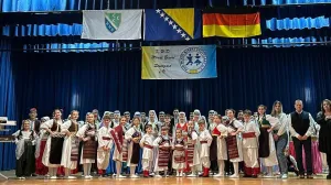 (VIDEO) Kanada u plavom i žutom: Zastave BiH podignute širom zemlje