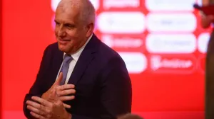 (ZVANIČNO) Anadolu Efes otpustio trenera, je li on kandidat za klupu Partizana?