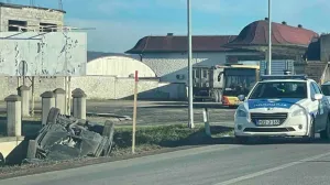 Nesreća na autoputu A1 kod Kaknja: Kamion se prevrnuo na cestu sa labudice koja ga je prevozila