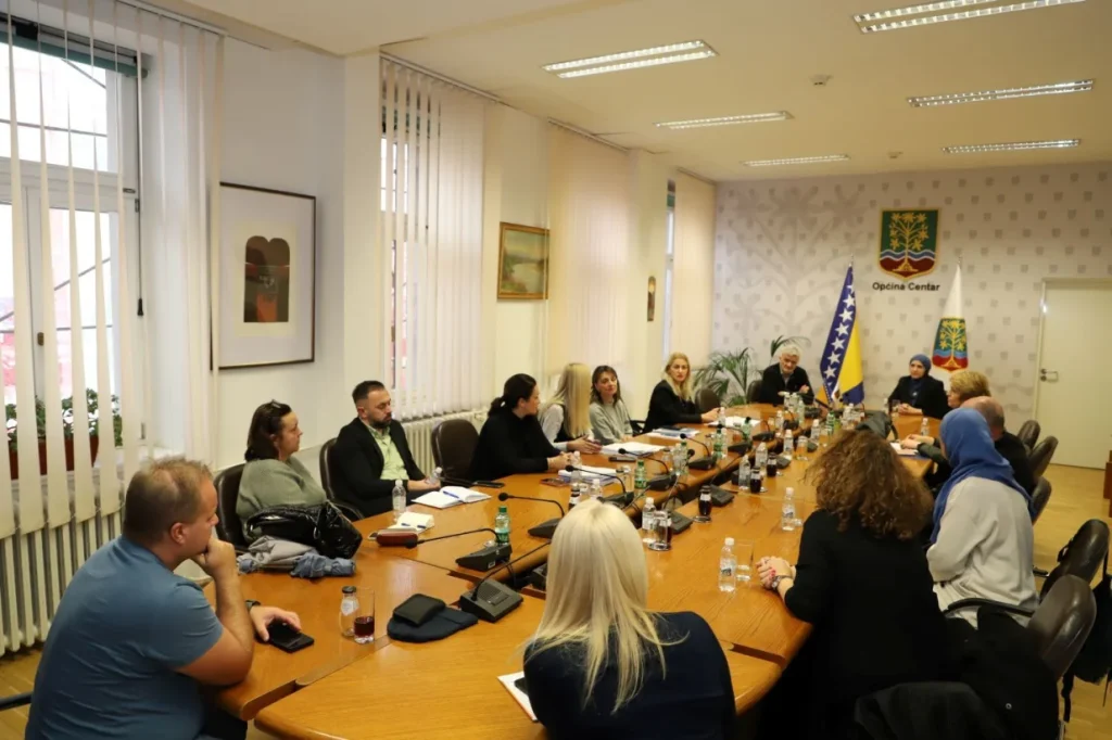 Održan sastanak na temu procesa obnove fiskulturne sale u OŠ „Vladislav Skarić